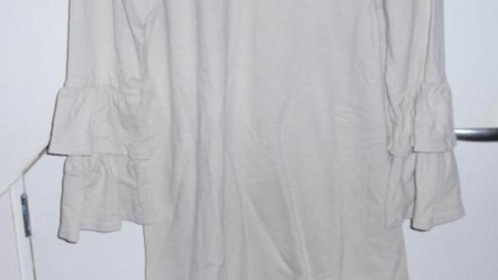 NIEUW Damestrui maat XL beige met roezels aan de mouwen XL, Kleding | Dames, Truien en Vesten, Nieuw, Maat 46/48 (XL) of groter