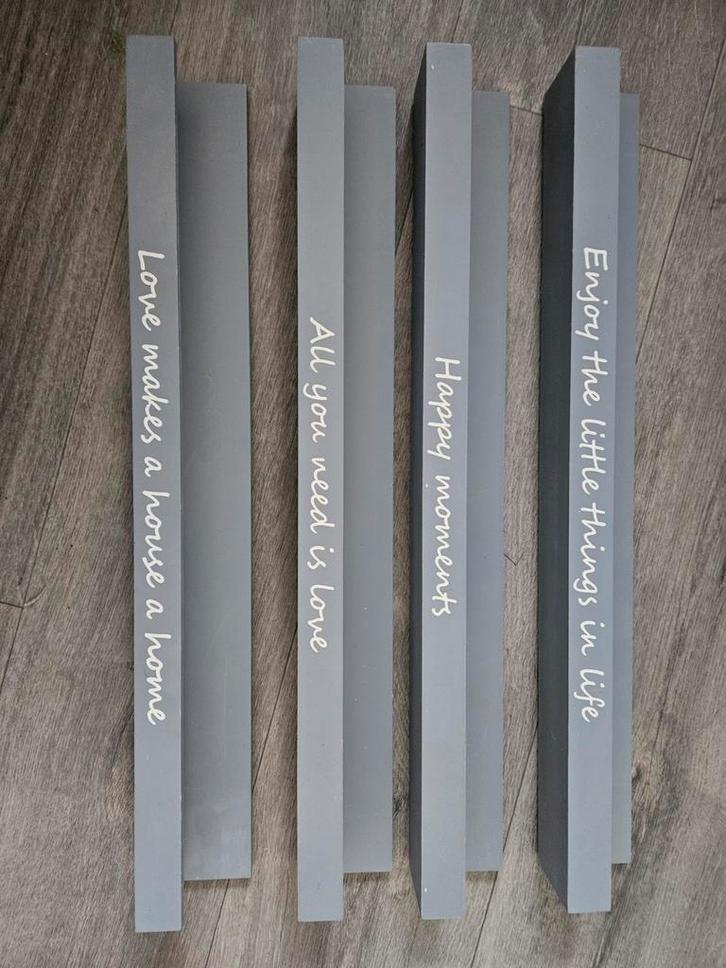 Wandplanken met teksten - Set van 4, Huis en Inrichting, Woonaccessoires | Wanddecoraties, Zo goed als nieuw, Ophalen of Verzenden
