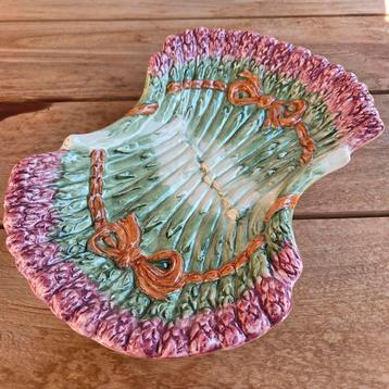 Brocante barbotine Portugees aardewerk asperge schaal  beschikbaar voor biedingen