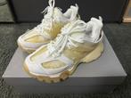 Balenciaga Tracks helemaal nieuwe, Wit, Nieuw, Ophalen of Verzenden, Sneakers of Gympen
