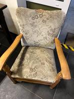 Oude antieke stoel, Ophalen