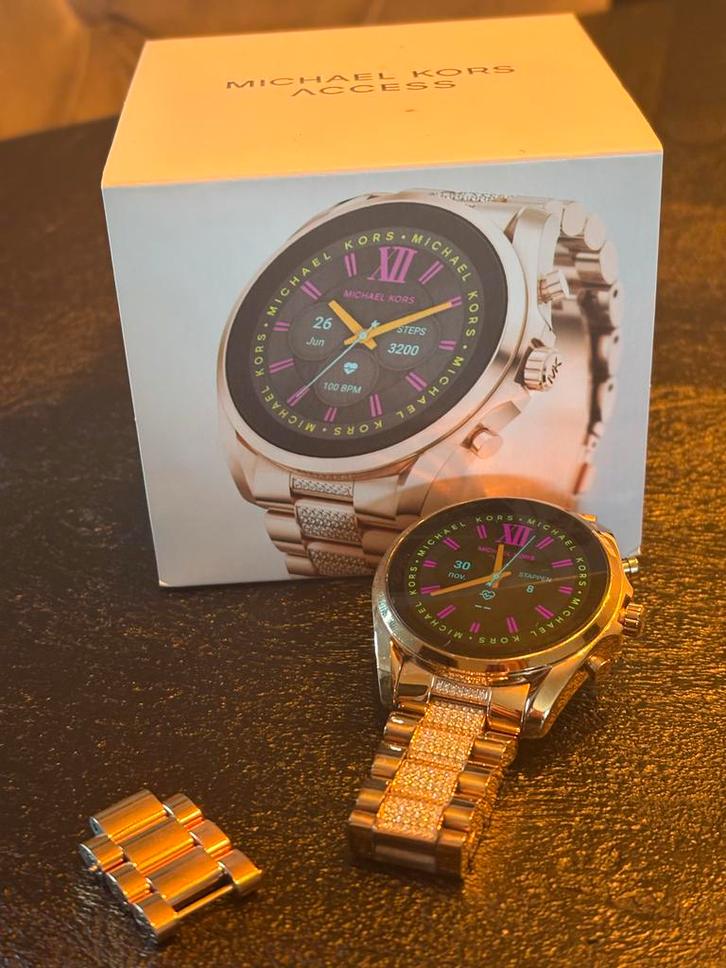 Michael Kors Smartwatch - Stijlvol en Functioneel, Sieraden, Tassen en Uiterlijk, Smartwatches, Gebruikt, Android, Roze, Hartslag