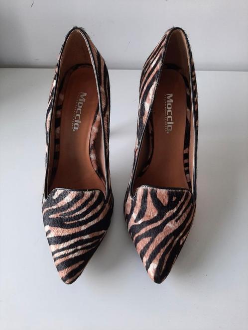 Unieke zebra pumps Moccio maat 37 leer naaldhak 8 cm, Kleding | Dames, Schoenen, Zo goed als nieuw, Schoenen met hoge hakken, Wit