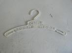 Kind kledinghangers kinder kleerhangers antiek en vintage, Ophalen of Verzenden, Gebruikt, Jongen of Meisje