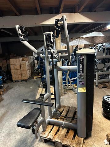 Gym80 Sygnum Line Lat Pull Down. beschikbaar voor biedingen