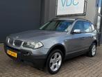 BMW X3 2.0i Introduction | 18'' LMV | Navigatie | 2x PDC, Stof, Zwart, 4 cilinders, 150 pk