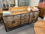 Magazijn Leegverkoop Dressoir mangohout visgraat metaal zwar, Nieuw, Ophalen of Verzenden, Info@wkhome.nl, Argonweg 20 Amersfoort