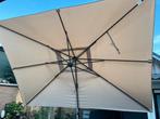 Grote crème kleur zweefparasol met 4 parasoltegels, Ophalen, 2 tot 3 meter, Zweefparasol, Kantelbaar