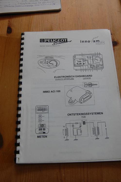 Peugeot scooters trainings/cursus boek technische kennis, Fietsen en Brommers, Handleidingen en Instructieboekjes, Ophalen of Verzenden