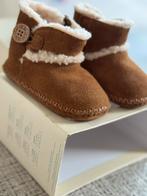 UGG Laarsjes Baby Maat 2/3, Ophalen, Zo goed als nieuw, Jongetje of Meisje, Laarsjes
