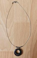 Zwarte open cirkel donut ketting, Ophalen of Verzenden, Gebruikt, Zwart, Steen of Mineraal