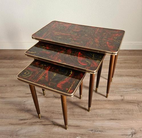 Vintage formica tafel tafeltjes mimiset nesting tables, Verzamelen, Retro, Huis en Inrichting, Ophalen of Verzenden