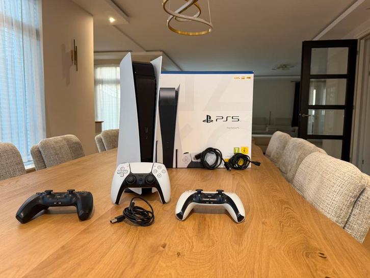 PS5 Disc Edition + 1TB Extra Opslag + 3 Controllers & Games, Spelcomputers en Games, Spelcomputers | Sony PlayStation 5, Zo goed als nieuw