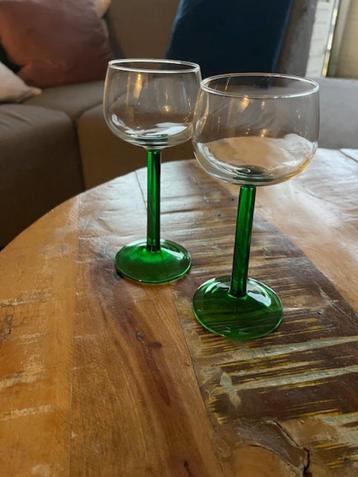 Vintage Luminarc wijnglazen beschikbaar voor biedingen