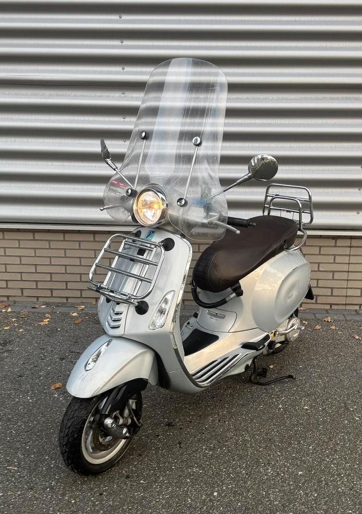 Vespa Primavera Snorscooter Snor Scooter, Fietsen en Brommers, Scooters | Vespa, Zo goed als nieuw, Overige modellen, Benzine