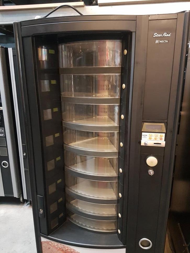 Aardbeien  / kersen / zuivel automaat gekoeld Necta, Verzamelen, Automaten | Overige, Ophalen