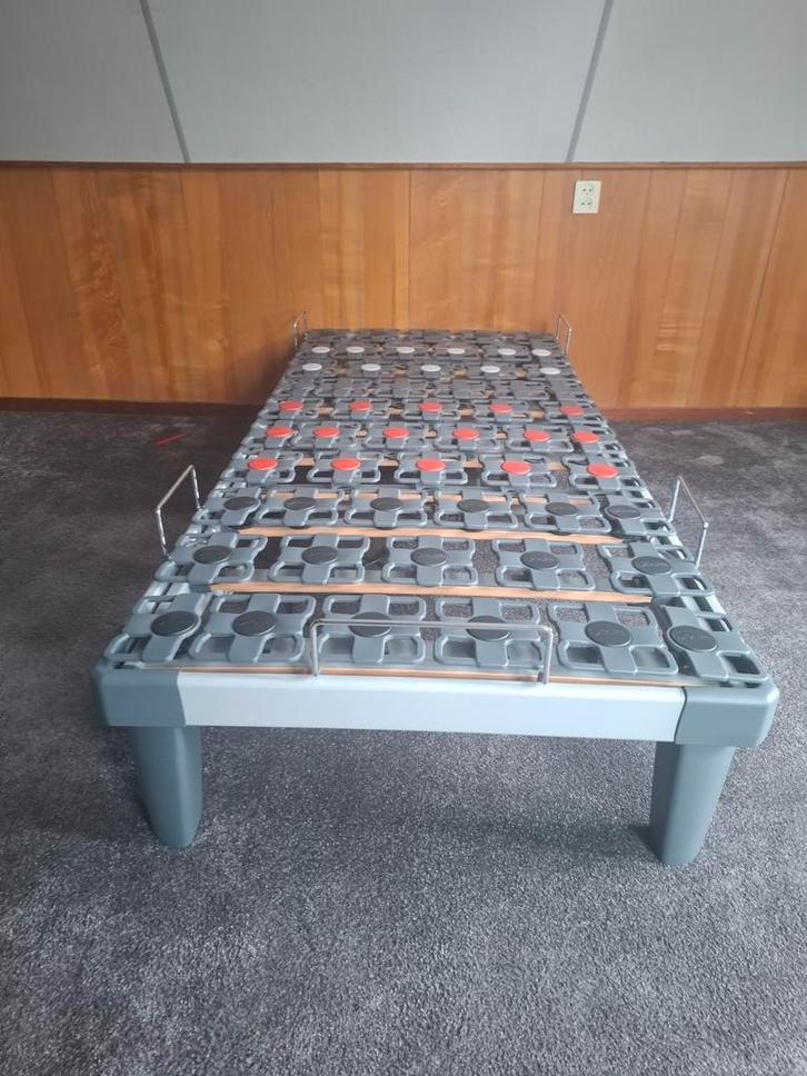 Tempur Bed + Matras - Elektrisch Verstelbaar, Huis en Inrichting, Slaapkamer | Bedden, Gebruikt, Eenpersoons, Grijs, Verstelbaar