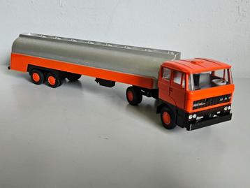 Lion car Daf 2800 tankwagen tankoplegger oranje