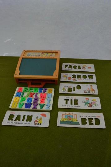 Vintage Fisher Price lessenaar #176, School desk 1972 Engels beschikbaar voor biedingen