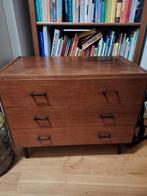 Mid-century kast met donkere houtfineer, Huis en Inrichting, Kasten | Dressoirs, Ophalen, Gebruikt, 25 tot 50 cm, 50 tot 100 cm