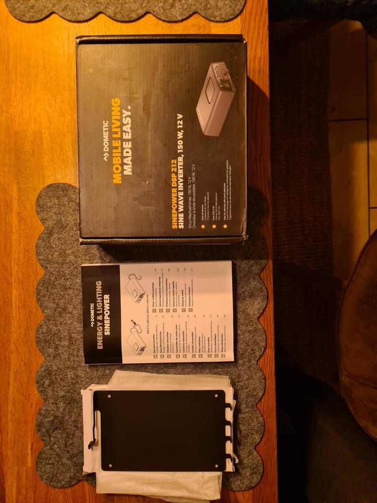 Dometic DSP 212 Pure Sine Wave Inverter 150W - 230V, Ophalen of Verzenden, Zo goed als nieuw
