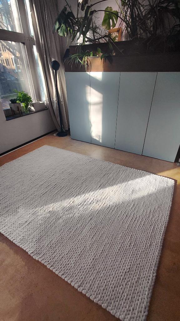 groot schapen wollen vloerkleed geknoopt, modern, natuurlijk, Huis en Inrichting, Stoffering | Tapijten en Kleden, Zo goed als nieuw