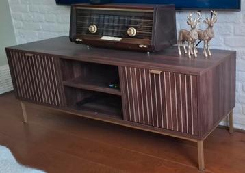 Prachtig tv meubel walnoten mahonie kleur 140 cm als nieuw