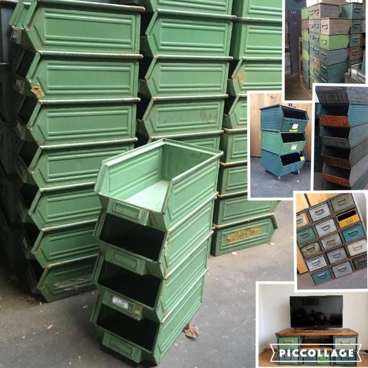 Metalen Bakken Kisten Industriële Stapelbakken Vintage AKTIE, Huis en Inrichting, Woonaccessoires | Kisten, Metaal, Ophalen of Verzenden