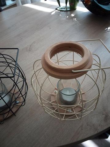 Windlicht met waxinelichtje beschikbaar voor biedingen