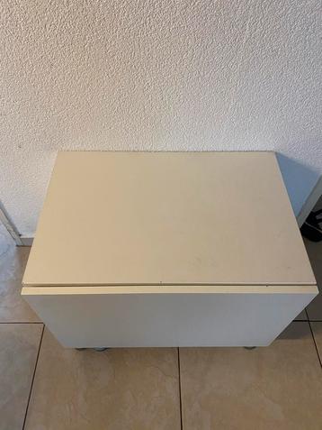 BESTÅ, kastmet deur wit beschikbaar voor biedingen