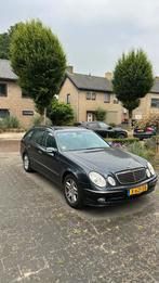 Mercedes-Benz E-Klasse 2.6 E240 Combi AUT 2004 youngtimer, Auto's, Mercedes-Benz, Achterwielaandrijving, 2597 cc, 1645 kg, Zwart