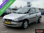 Opel Corsa 1.2i-16V CDX Airco trekhaak nieuwe apk, Auto's, Oldtimers, Stof, 1199 cc, Origineel Nederlands, Opel
