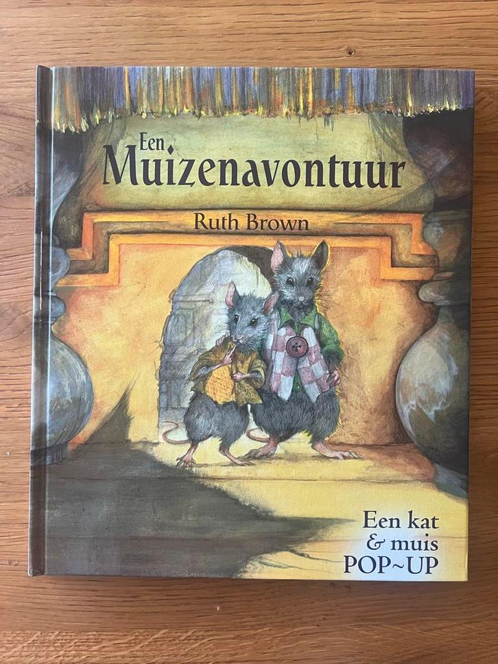 Ruth Brown - Een muizenavontuur (Pop-up), Boeken, Kinderboeken | Jeugd | onder 10 jaar, Zo goed als nieuw, Fictie algemeen, Ophalen of Verzenden