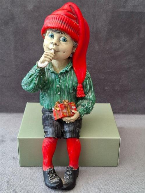 Candy design Noorwegen, Jongen met pakketje, ong. 17,5 cm, Antiek en Kunst, Kunst | Beelden en Houtsnijwerken, Ophalen of Verzenden