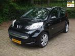 Peugeot 107 1.0-12V Millesim 200 airco zwart 1e eigen. 5 deu, Voorwielaandrijving, Euro 5, Gebruikt, 4 stoelen