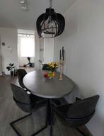 Betonlook ovale eettafel + 4 stoelen + lamp, Huis en Inrichting, Ophalen, Gebruikt, Metaal, 75 cm of meer