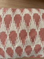 Twee Malagoon kussens, Ophalen of Verzenden, Minder dan 10 m², Wit