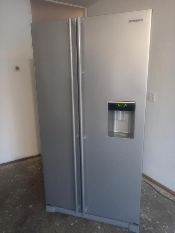 Samsung Amerikaanse koelkast met waterdispenser, Witgoed en Apparatuur, Koelkasten en IJskasten, Gebruikt, Met aparte vriezer
