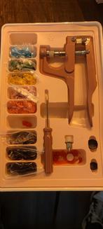 Drukknopenset met Tang - Crelando, Hobby en Vrije tijd, Naaien en Fournituren, Ophalen of Verzenden, Zo goed als nieuw, Knoop of Knopen