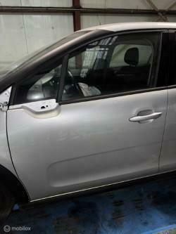 Voordeur links grijs 5-deurs Citroen C3 III ('16-'24), Auto-onderdelen, Carrosserie en Plaatwerk, Deur, Citroën, Voor, Links, Gebruikt