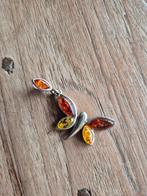 Zilveren vlinder hanger met amber, Sieraden, Tassen en Uiterlijk, Antieke sieraden, Ophalen of Verzenden, Zilver, Met edelsteen