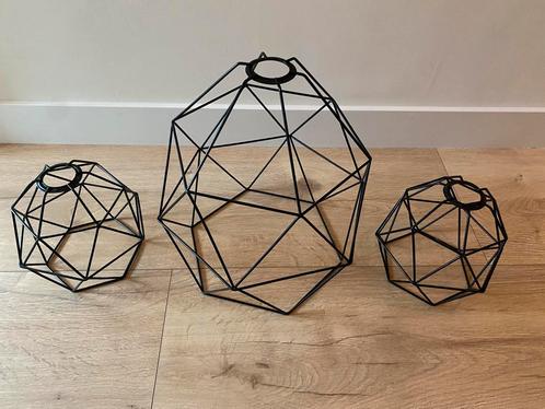 Set van 3 moderne zwarte metalen lampenkappen, Huis en Inrichting, Lampen | Lampenkappen, Zo goed als nieuw, Rond, Zwart, Ophalen of Verzenden