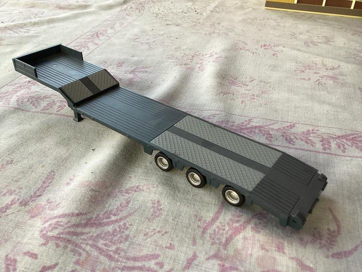 Dieplader 1:64, Hobby en Vrije tijd, Modelauto's | Overige schalen, Zo goed als nieuw, Bus of Vrachtwagen, Ophalen of Verzenden
