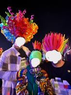 Vrolijk gekleurde foam pruiken 13 stuks, Ophalen of Verzenden, Zo goed als nieuw, Carnaval, Accessoires