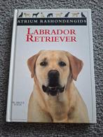 Atrium Rashondengids - LABRADOR RETRIEVER, Ophalen of Verzenden, Zo goed als nieuw, Honden