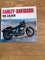 Harley Davidson 90 jaar 1903-1993, Boeken, Motoren, Ophalen of Verzenden, Zo goed als nieuw