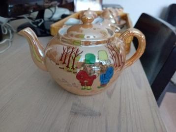 Japans eierschaal Theepot+ 4 kopjes met bijzonder motief beschikbaar voor biedingen