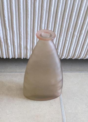 retro licht-roze ovale vaas vazen frosted /matglas e.a. vaas beschikbaar voor biedingen