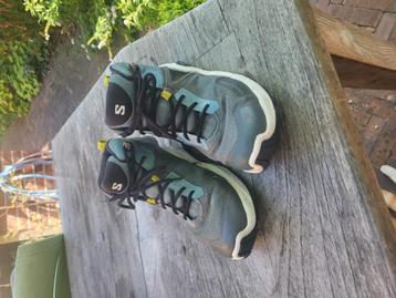 Salomon, GoreTex - maat 35 beschikbaar voor biedingen