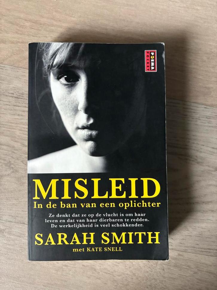 Misleid - Sarah Smith (Poema Pocket), Boeken, Romans, Gelezen, Nederland, Ophalen of Verzenden
